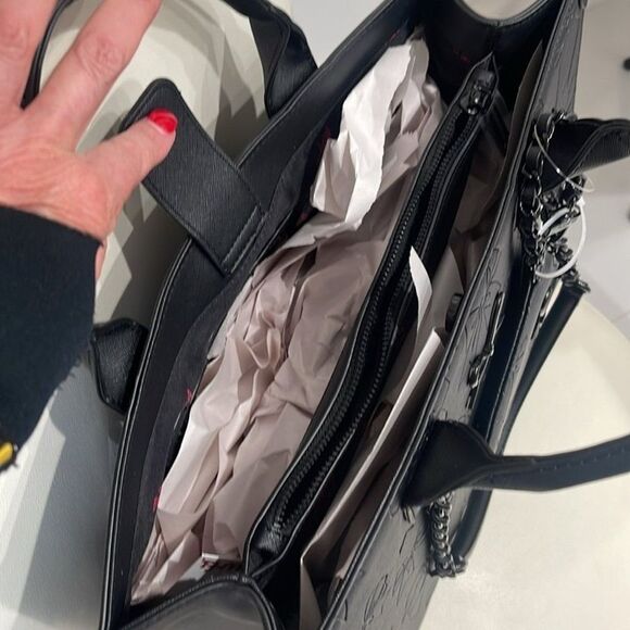 NEW Betsey Johnson Embossed Bow Tote Bag with Pouch - Picture 5 of 5